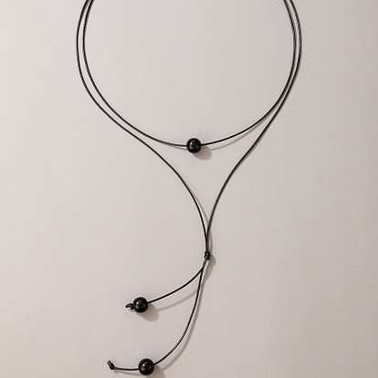 Collier géométrique chic double épaisseur avec cordon tissé et perles