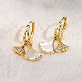 Boucles d'oreilles géométriques en zircone avec forme d'éventail en nacre naturelle, bijoux tendance de style européen pour femmes