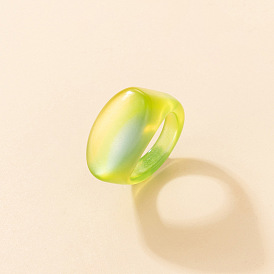 Retro Irregular Green Acrylic Statement Ring with Minimalist Design