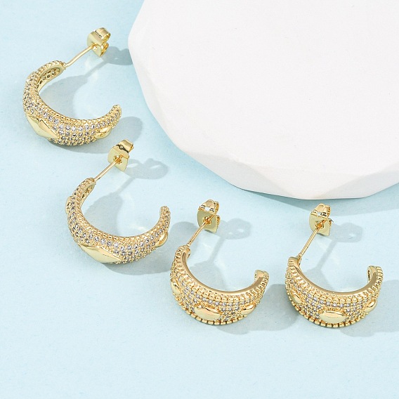 Серьги-гвоздики в форме буквы С с микропаве из прозрачного кубического циркония из латуни