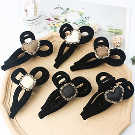 Chic Black Hair Clip for Women - Oversized Pearl Claw & Shark Shape Barrette for Elegant Updo Hairstyles