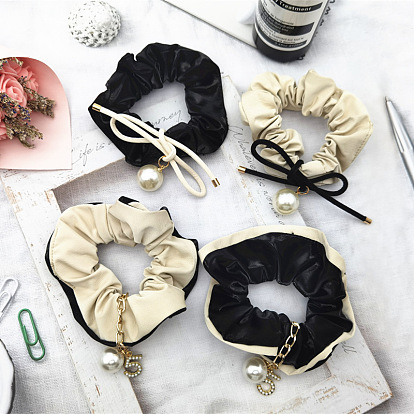 Chic Pearl Pendant Pig Intestine Hair Tie for Girls, Simple and Cute Black & White Leather Chanel Style Headband