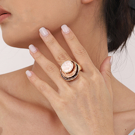 Три плоских круглых растягивающихся кольца из цинкового сплава с эмалью