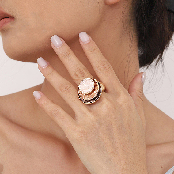 Три плоских круглых растягивающихся кольца из цинкового сплава с эмалью