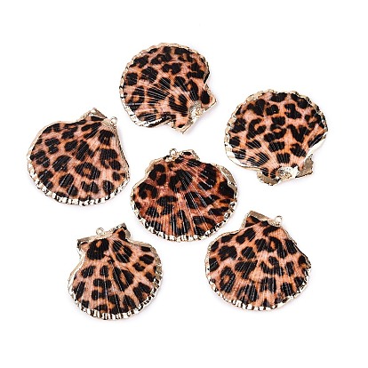 Pendentifs en coquillage naturel peints en aérosol et ornés de garnitures en laiton doré électroplaqué, breloques en forme de coquillage à motif léopard