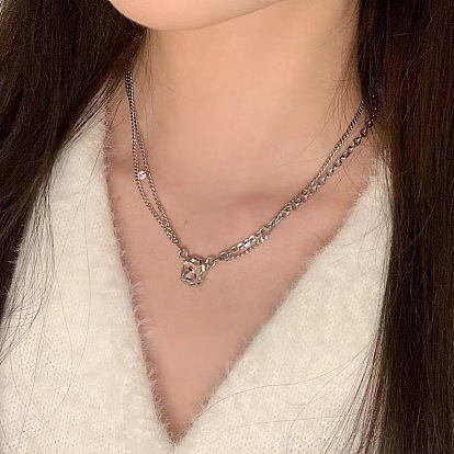 Sweet cool wind pink diamond pendant necklace women clavicle chain high-end design sense niche year female neck chain.