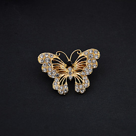 Broche exquise en strass avec papillon, épinglette en alliage pour fille femme