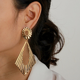 Geometric Metal Earrings for Women - Minimalist and Fashionable Ear Jewelry by EA1219