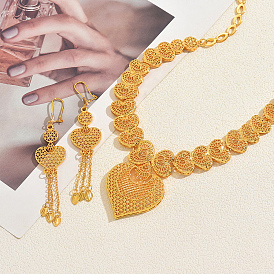 Элегантные серьги и колье в форме полого сердца из сплава с кисточками для женщин.