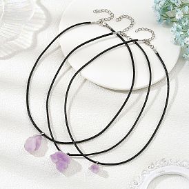 Colgante de pepitas de amatista natural en bruto con cordón de imitación de cuero negro para mujer.