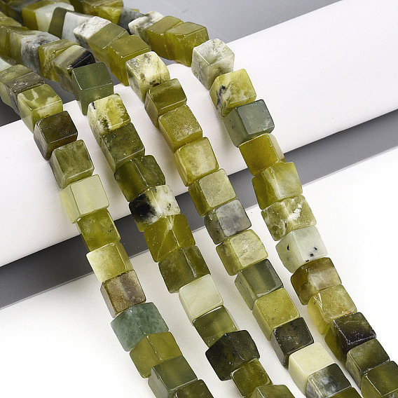 Природного нефрита Xiuyan бисер нитей, кубические