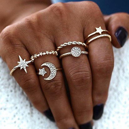 Sparkling Roman Numeral Star and Moon Ring Set - Fashionable Alloy with Rhinestone Embellishments