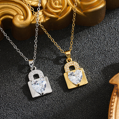 Colgante de corazón con circonitas cúbicas transparentes y pavé de latón 201 Collares de cadena de acero inoxidable para mujer, revestimiento de iones (ip)