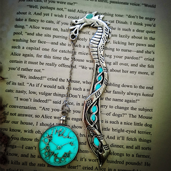 Закладка-дракон из светящегося сплава, часы-подвеска-закладка, светится в темноте