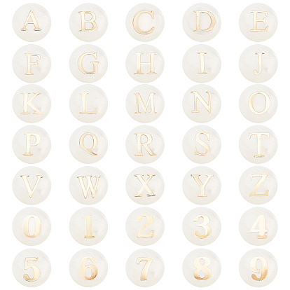 Природного шарики оболочки, плоский круглый с металлической цифрой золотистого цвета и буквой