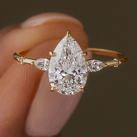 Bague élégante en argent sterling avec pavé de zircons cubiques transparents en forme de larme pour femme
