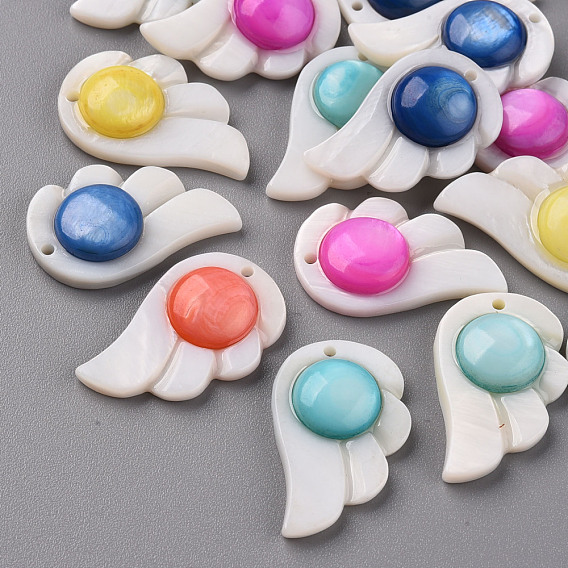 Natural Freshwater Shell Pendants, Dyed, Wing
