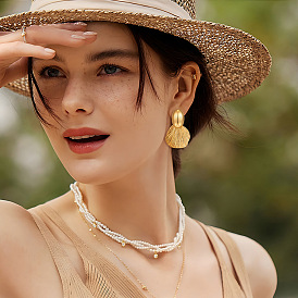 Двухцветные латунные серьги-гвоздики с подвесками