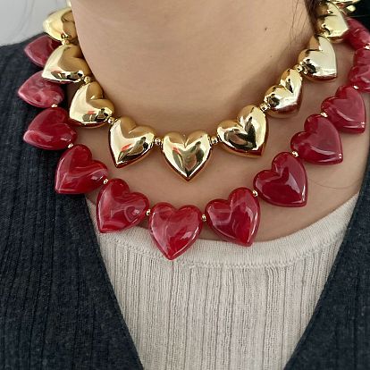 Женские ожерелья из пластиковых и смоляных бусин в форме сердца, золотые