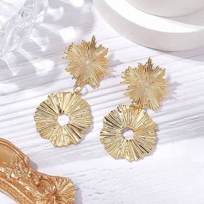 Серьги-гвоздики с подвесками в виде цветка из латуни