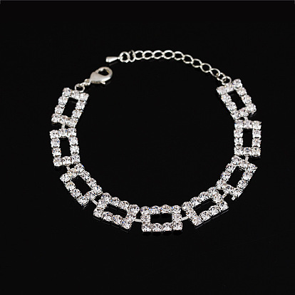 Bride Bracelet & Chain Set with Sparkling Rhinestones - Elegant Wedding Accessories.