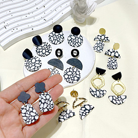 Black and white cobblestone series soft pottery earrings geometric exaggerated T-shaped pottery clay ladies earrings with a sense of luxury