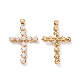 Pendentifs en plastique imitation perle, avec les accessoires en laiton, breloque croix