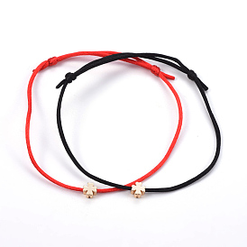 Bracelets de cordes de fil de nylon, avec des perles en laiton, sans plomb et sans cadmium, trèfle à quatre feuilles