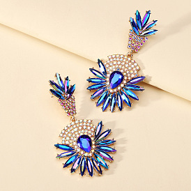 Эффектные серьги с геометрическими сверкающими кристаллами для женщин – смелые и красочные модные украшения