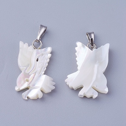 Pendentifs de coquille, avec les accessoires en laiton, faucon