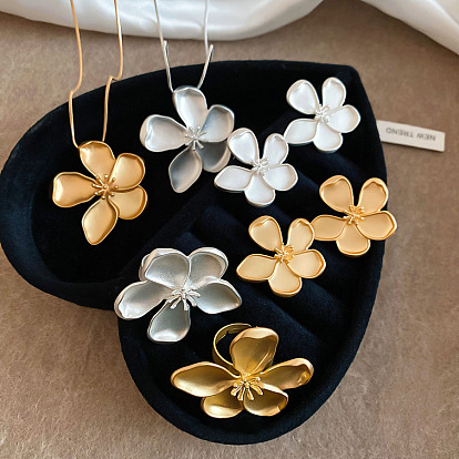 Conjuntos de collar con colgante, pendientes y anillo de aleación y latón para mujer, flor