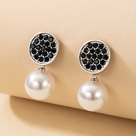 Minimalist Commuting Pearl Earrings with Rhinestones, Vintage French Heart-shaped Studs for Fashionable Cold-tone Style