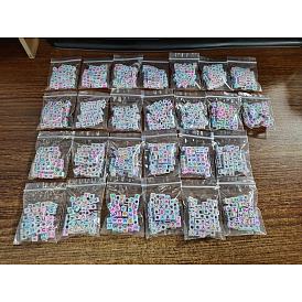 1300Stk 26 Stil undurchsichtige weiße Acrylperlen, mit Emaille, Würfel mit gemischtem Farbbuchstaben a ~ z
