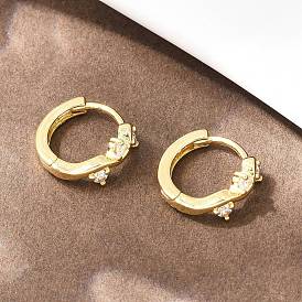 Серьги-кольца из латуни с микропаве и прозрачными кубическими циркониями в форме короны