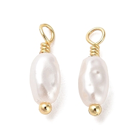 Pendentifs en plastique imitation perle abs, avec des apprêts en laiton plaqués or véritable, charme ovale