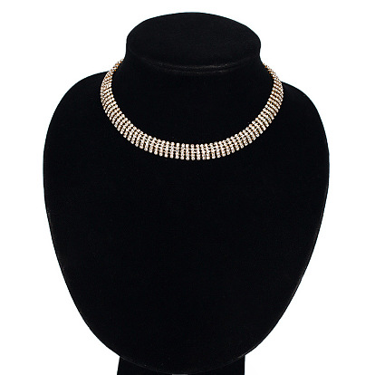 Fashionable Crystal Necklace with Diamond Pendant - Elegant Gift Jewelry