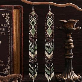 Богемные серьги-подвески ручной работы из стеклянного бисера., ромб шаблон, платина