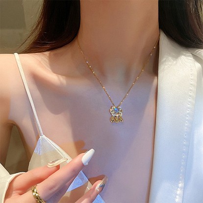 Chic Zircon Heart Necklace - Elegant, Versatile, Stainless Steel, Pearl Collarbone Chain.