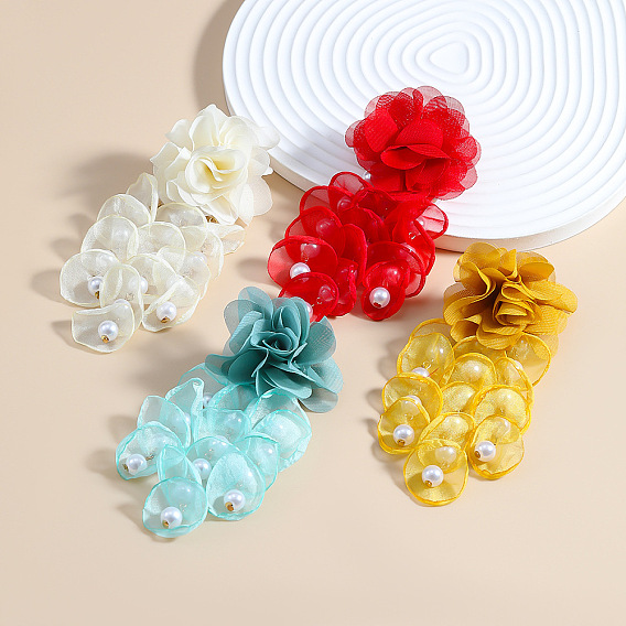 Серьги-гвоздики с цветочным кружевом и пластиковым жемчугом, золотые