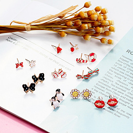 Super Color Retention Mini Christmas Earrings - Simple Girl Heart Bow Oil Earrings.