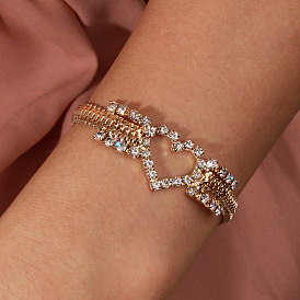 Fashionable Heart-shaped Diamond Inlaid Bracelet - European and American Style, Metal Geometric Hand Jewelry.