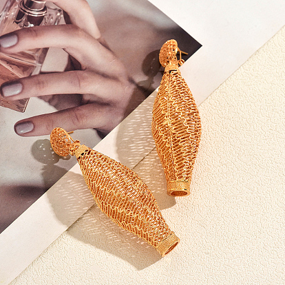 Pendientes de botón de aleación con filigrana de malla estilo farol vintage, Pendientes largos colgantes de alambre hueco tejido para mujer