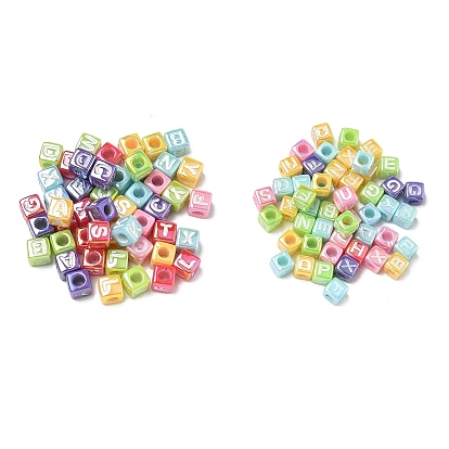 Beschichten undurchsichtige Acrylperlen, irisierend, Würfel mit Buchstaben