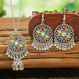 Комплект из ожерелья с подвеской и серег из сплава с эмалью