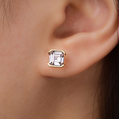 Elegantes pendientes cuadrados de plata de ley con circonitas cúbicas transparentes