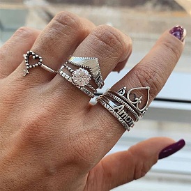 Vintage Silver Diamond V-Shaped Minimalist 8-Piece Ring Set for Love and Fashion