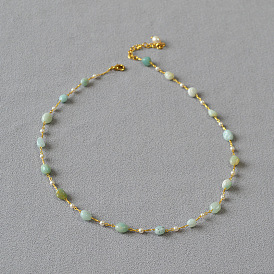 Short Necklace with Purple and Green Imitation Pearl Beads