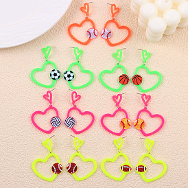 Акриловые серьги-подвески на спортивную тематику, сердце