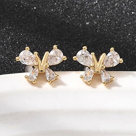 Серьги-гвоздики с бабочками из латуни с микропаве из прозрачных кубических цирконий, без никеля 