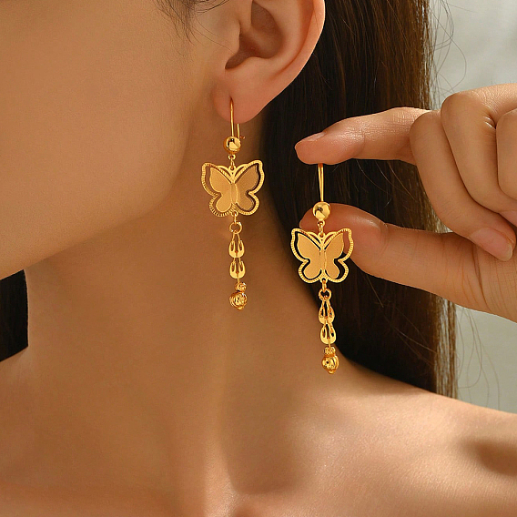 Серьги-кольца с кисточками в виде бабочки из латуни